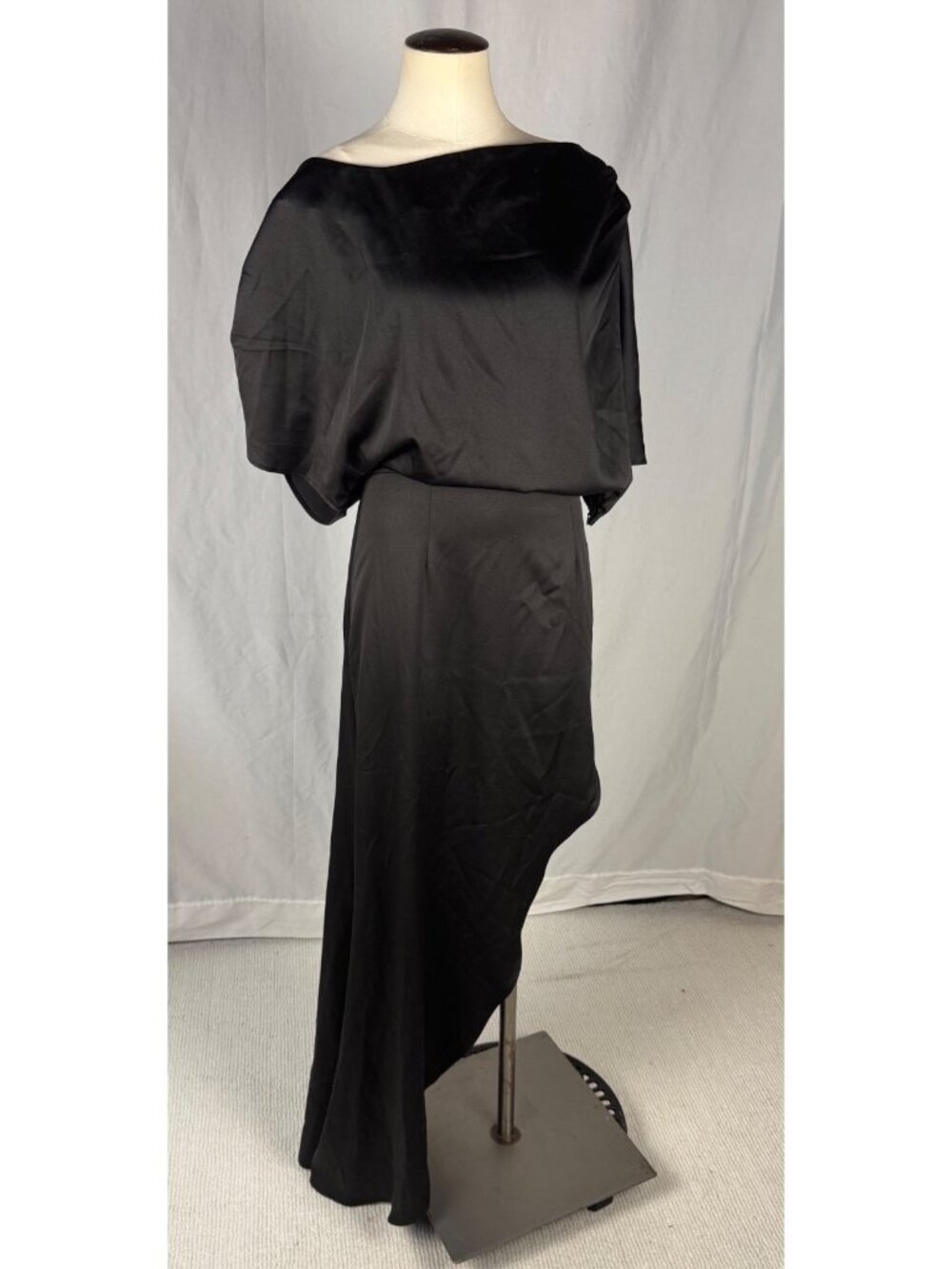 Elliatt Renders One Black Asymmetrical Dress Small Gown - Picture 2 of 16